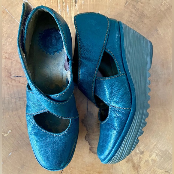 Fly London Crossover Mary Jane Wedge - Picture 3 of 4